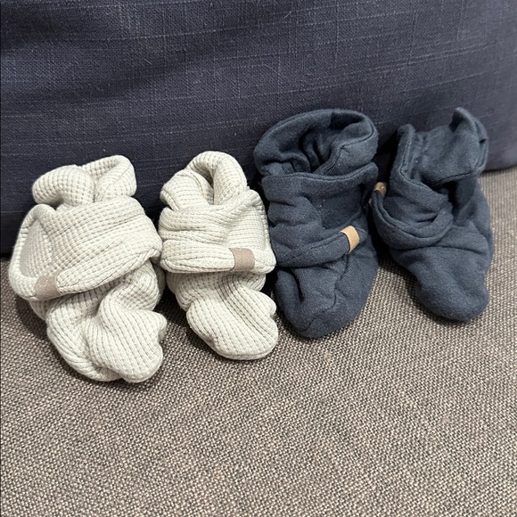 Goumi Other - Pair of Goumikids Baby Booties, 0-3m